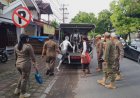 Tak Kapok, Manusia Silver dan Gareng Kembali Ditangkap Satpol PP Ngawi